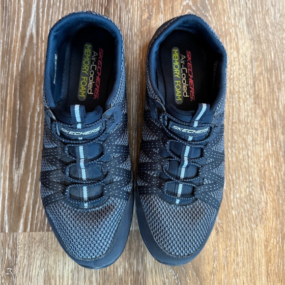 Skechers Shoes - Skechers Air Cooled Memory‎ Foam Shoes  sz 9